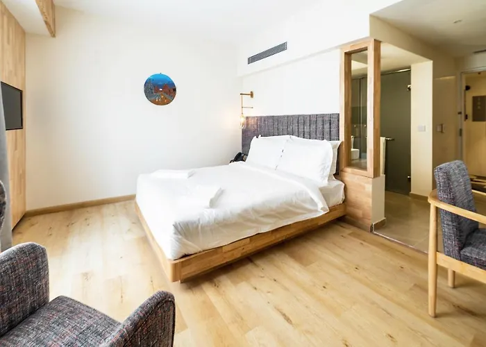 Hotel Square 4*
