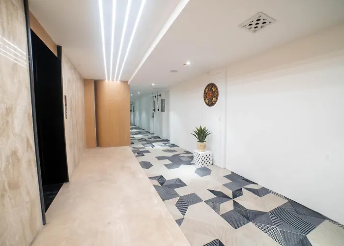 Square Hotel 4*