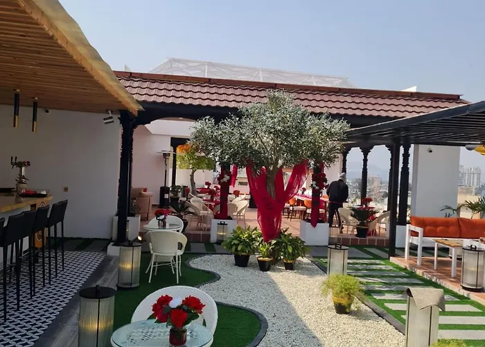 Hotel Square 4*