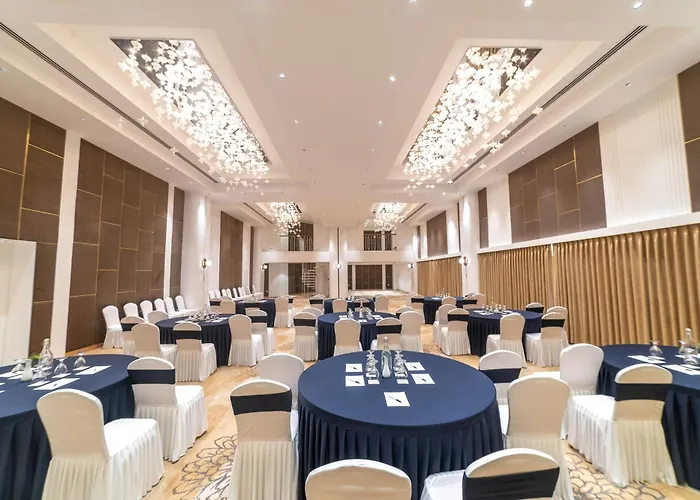 Square Hotel 4*