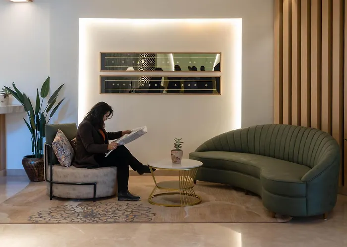 Square Hotel